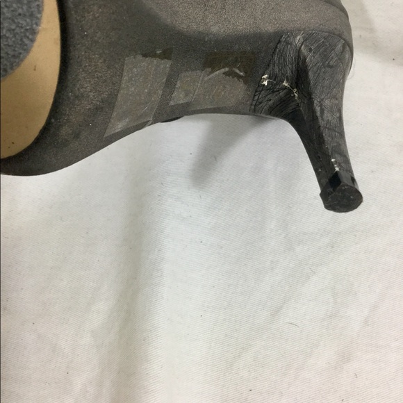 Adorable Gray Heels - Picture 4 of 7